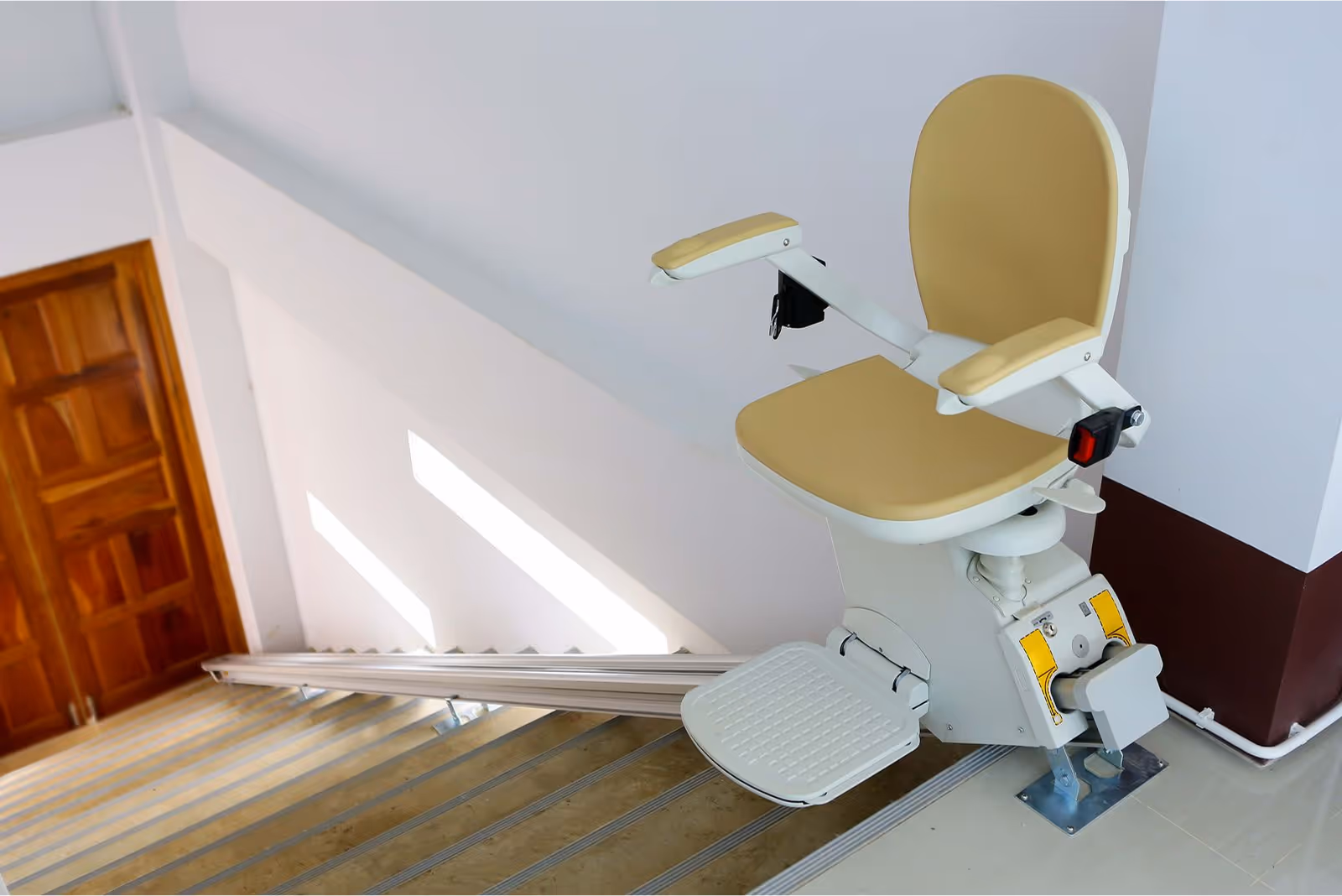 What to Know Before Buying a Medical Stairlift